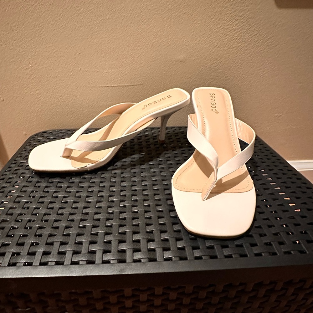 Summer time Flip Flop Heel! Size 6.5